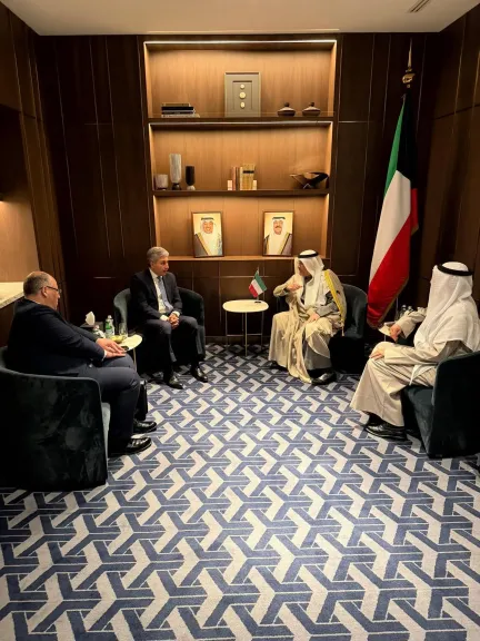وزير السياحة والآثار يلتقي مع وزير الدولة لشئون الاتصالات وتكنولوجيا المعلومات الكويتي