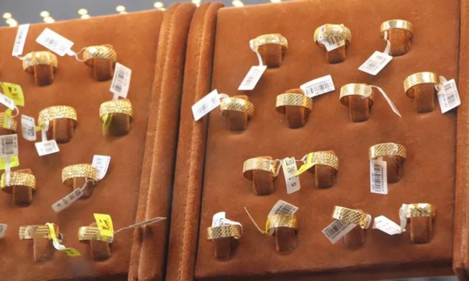 مع ارتفاع الأسعار.. محال الذهب تتجه لتوفير مشغولات خفيفة الوزن تناسب الخطوبة