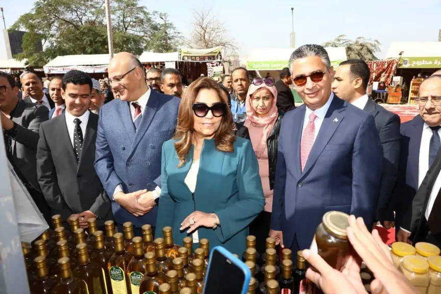 وزيرا التموين والتنمية المحلية يفتتحان مشروعات خدمية ومعارض سلعية استعدادًا لشهر رمضان