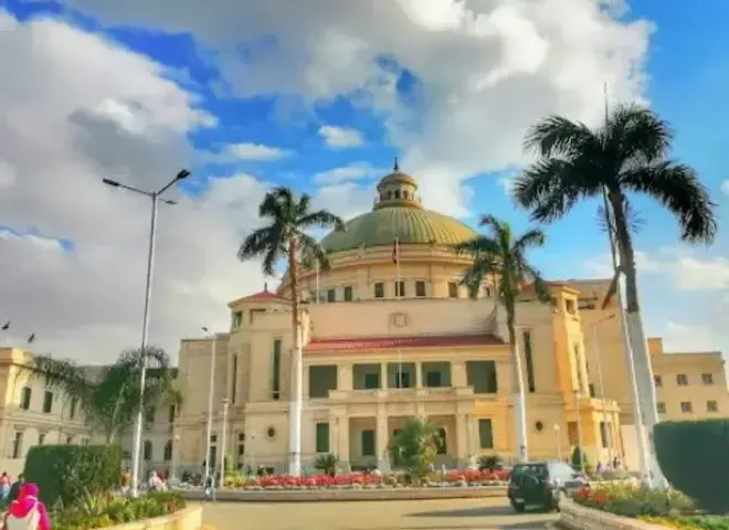 جامعة القاهرة تطلق منصة ”أثر” لتوثيق المشاركة المجتمعية وإلزام 40 ساعة تطوعية للطلاب