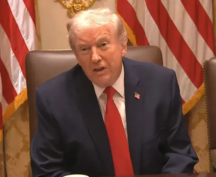 وزير الخارجية الأمريكي: ترامب مستعد للقاء خامنئي إذا طُلب منه ذلك