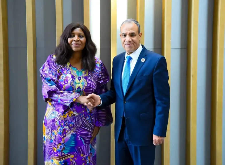 وزير الخارجية يلتقي مفوضة الشئون الاقتصادية والتجارة والسياحة والصناعة والمعادن بالاتحاد الأفريقي