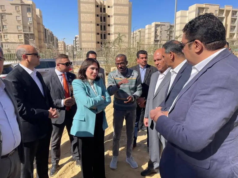وزيرة الإسكان تقوم بجولة مفاجئة بمدينة القاهرة الجديدة