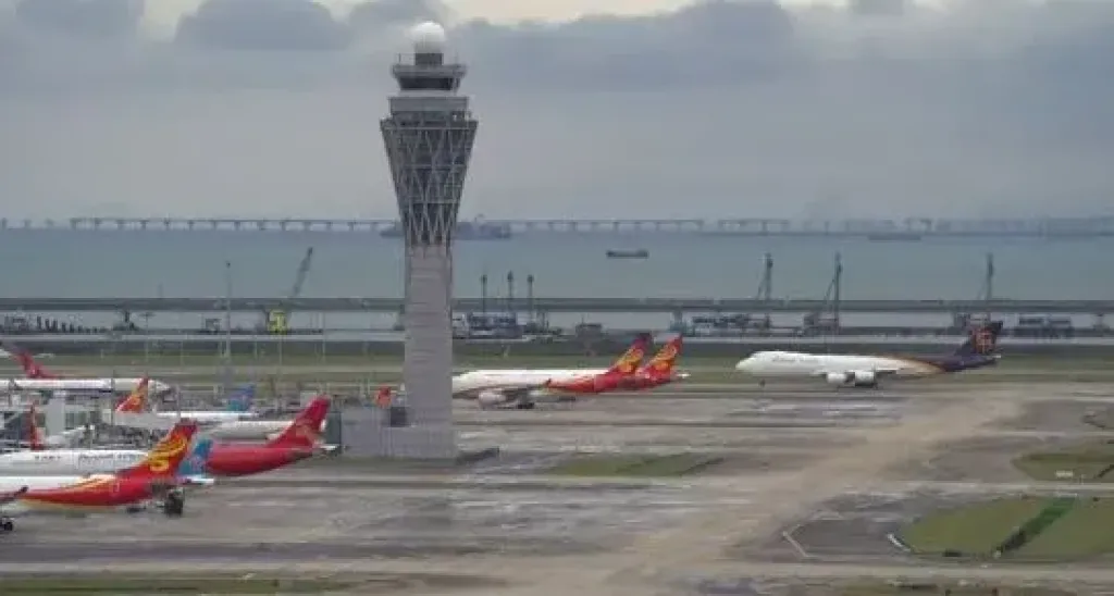 الصين تلغي الحاجة للحصول على تأشيرات لحاملي جواز السفر الكندي والبريطاني ابتداء من 17 فبراير