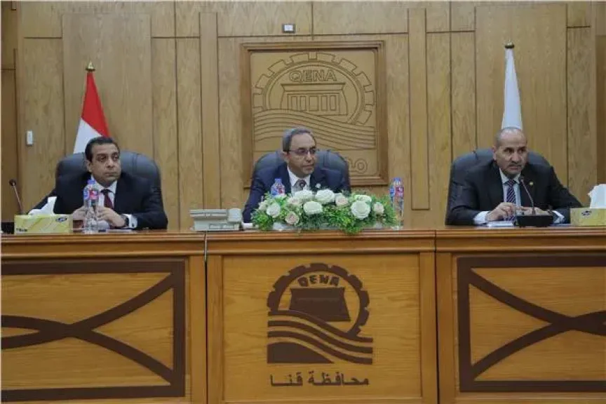 محافظ قنا يوضح تفاصيل إعادة تفعيل البطاقات التموينية بعد إيقافها بسبب مخالفات البناء