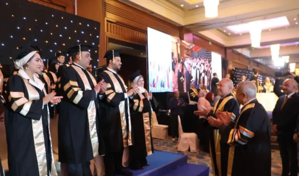 محافظ القاهرة يشهد حفل تخرج 249 طالبا بكلية الدراسات العليا في الإدارة بالاكاديمية العربية للعلوم والتكنولوجيا