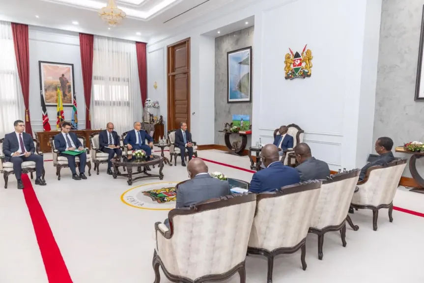 وزير الموارد المائية والرى و وزير الخارجية يلتقيان رئيس جمهورية كيني