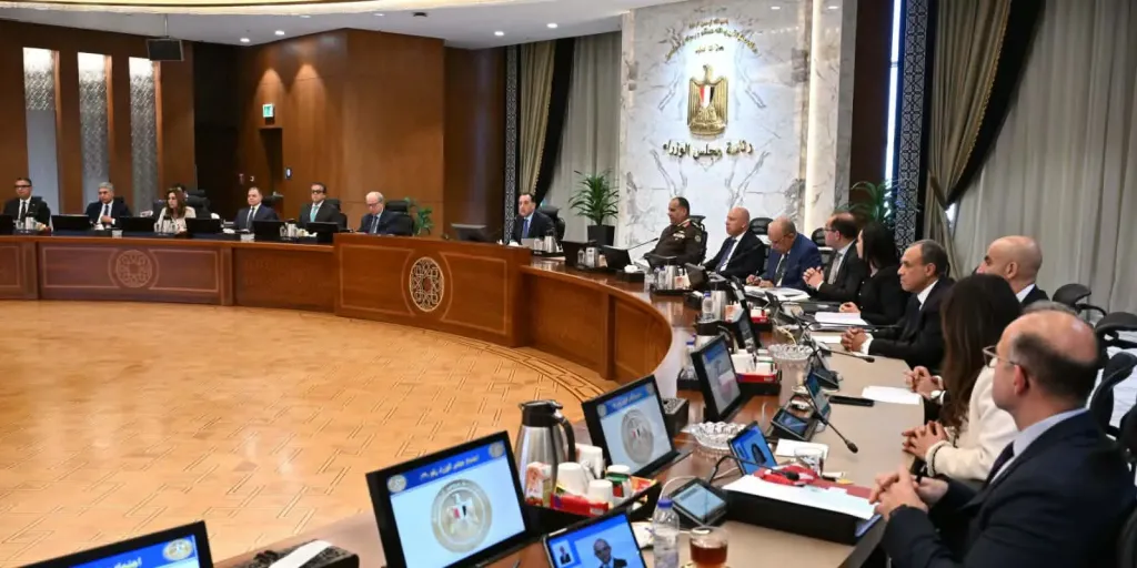 رئيس الوزراء: الحكومة تعمل على تنفيذ توجيهات الرئيس بضرورة توفير وإتاحة مختلف احتياجات القطاعات الإنتاجية والخدمية من الطاقة