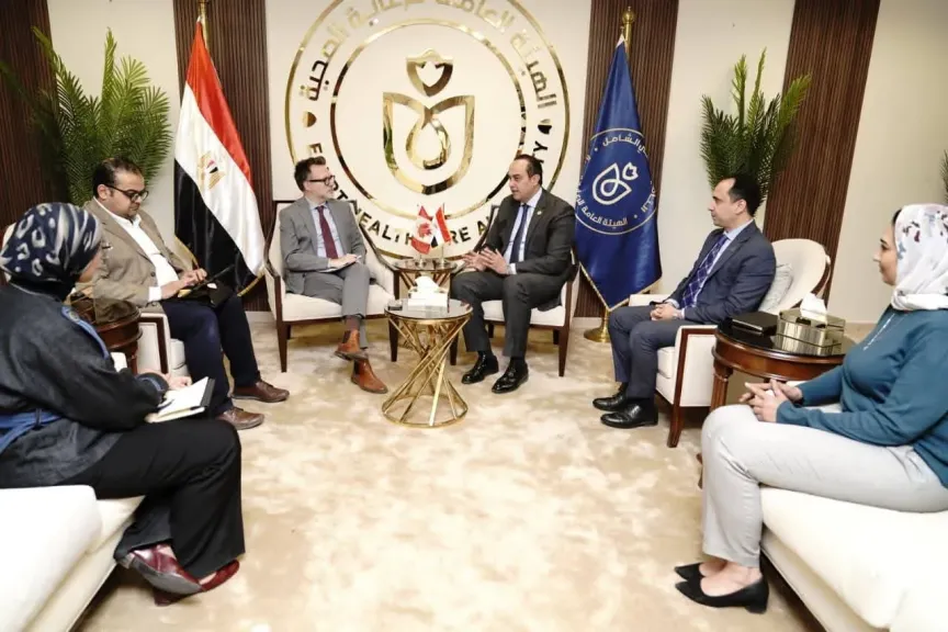 رئيس هيئة الرعاية الصحية يلتقي السفير الكندي لدى مصر ويبحثان أوجه التعاون