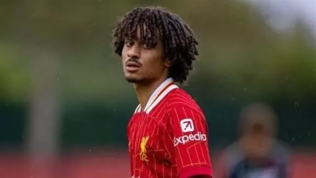 الظهور الأول لنجم ليفربول مع منتخب الشباب مواليد 2007