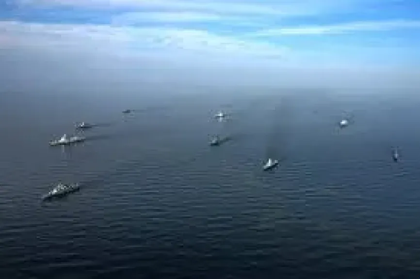 إيران وروسيا تجريان مناورات بحرية في خليج عمان