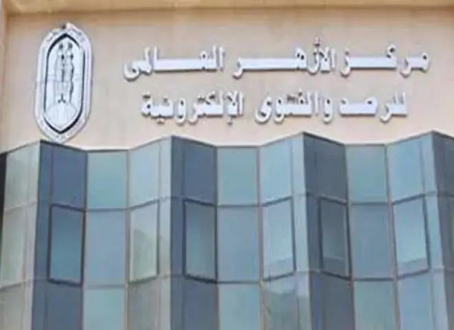 في رمضان.. الأزهر للفتوى يوضح آداب استماع القرآن لنيل الرحمة والأجر