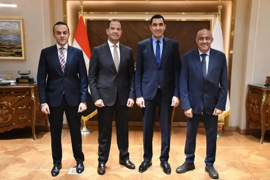 وزير الرياضة يستقبل رئيس المتحدة الرياضية وشركة استادات لبحث التعاون المشترك