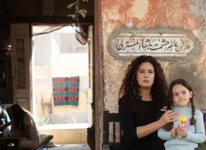 هند صبري تحكي عن سر العودة بـ«مناعة» إلى «الثمانينيات» ومشاهد «الماستر سينز»