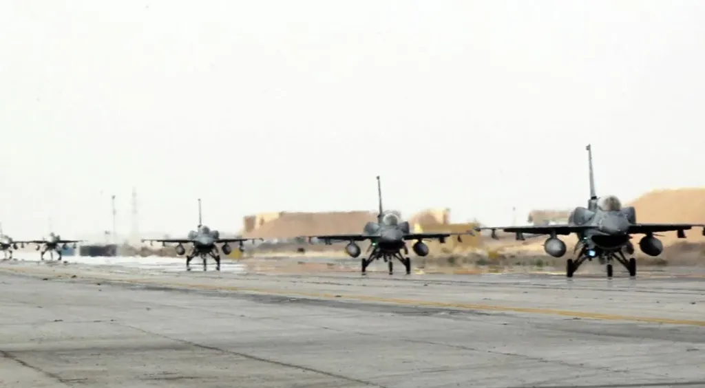 بأكثر من 60 طائرة مقاتلة: انتشار عسكري أمريكي في قاعدة بالأردن