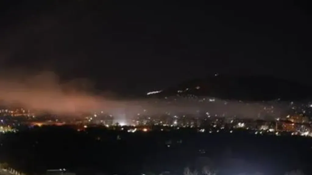 حزب الله يشيع 8 عناصر قتلوا بغارات إسرائيلية على شرق لبنان