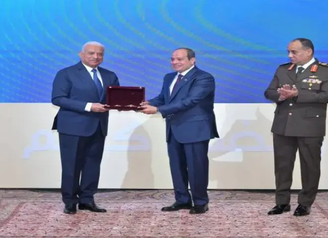 السيسي يكرّم الفريق أول عبدالمجيد صقر ويمنحه نوط الجمهورية من الطبقة الأولى