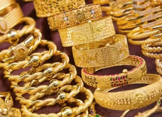 الذهب في السعودية اليوم.. كل العيارات مستقرة والجنيه الذهب ثابت