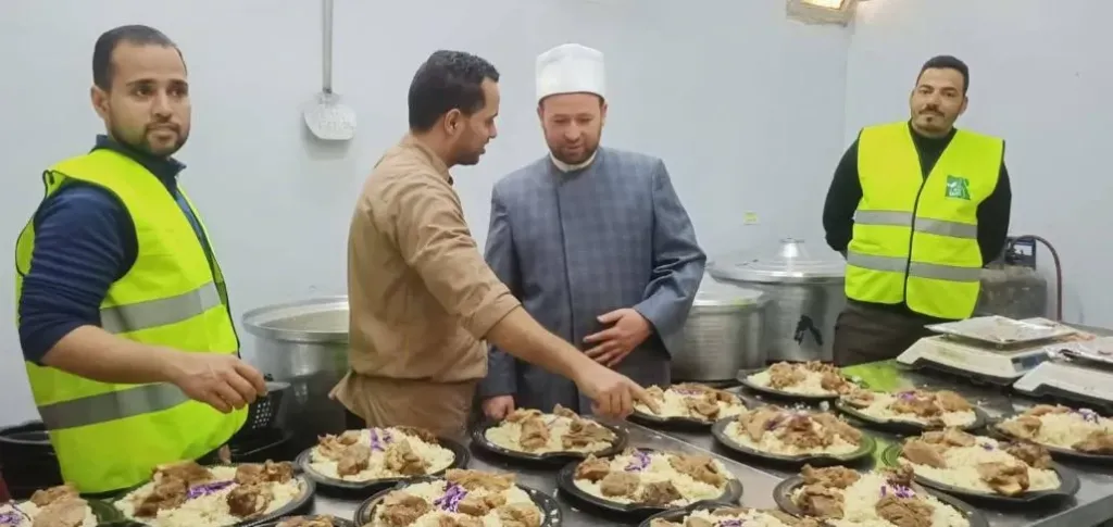 وكيل أوقاف بني سويف: موائد الرحمن بالمساجد تمثل نموذجا مشرفا للتعاون بين الدولة والمجتمع المدني