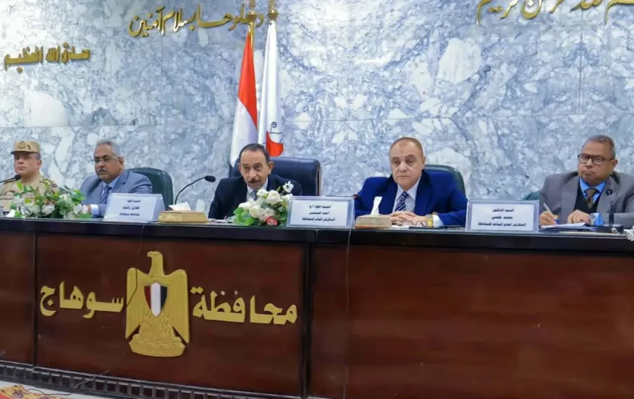 محافظ سوهاج: المرحلة القادمة تتطلب مسئولين أكثر فاعلية.. وتحقيق رضا المواطن أولوية