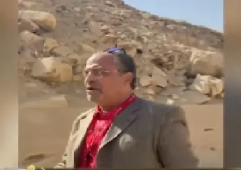 نقابة المرشدين السياحيين: سيتم استدعاء المرشد المتهم بالكتابة على أثر.. والتعدي يعاقب عليه القانون