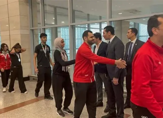 وزير الرياضة يستقبل منتخب مصر للسلاح بعد تصدره بطولة إفريقيا بـ42 ميدالية