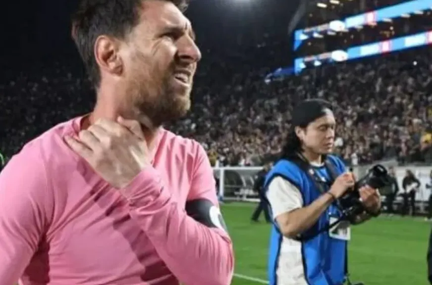 ميسي خلف الكواليس: هل اقتحم منطقة الحكام؟ الرابطة توضح الحقيقة