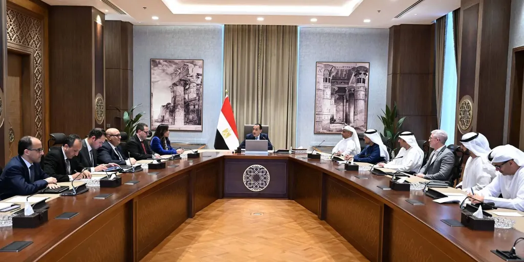 رئيس الوزراء يتابع مُستجدات تنفيذ مشروع ”رأس الحكمة” بالساحل الشمالي