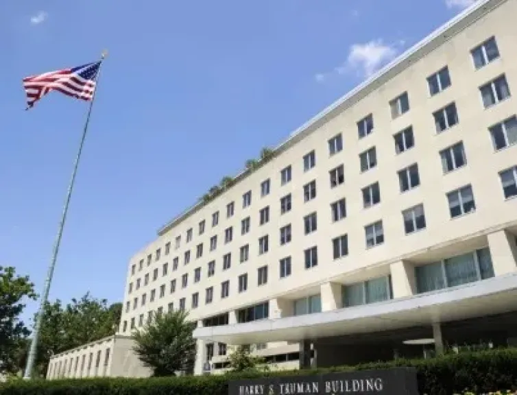 الخارجية الأمريكية تأمر بمغادرة الموظفين غير الأساسيين من سفارتها في بيروت