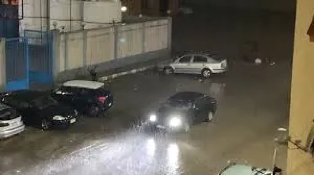 سقوط أمطار غزيرة مصحوبة برعد وبرق في بورسعيد