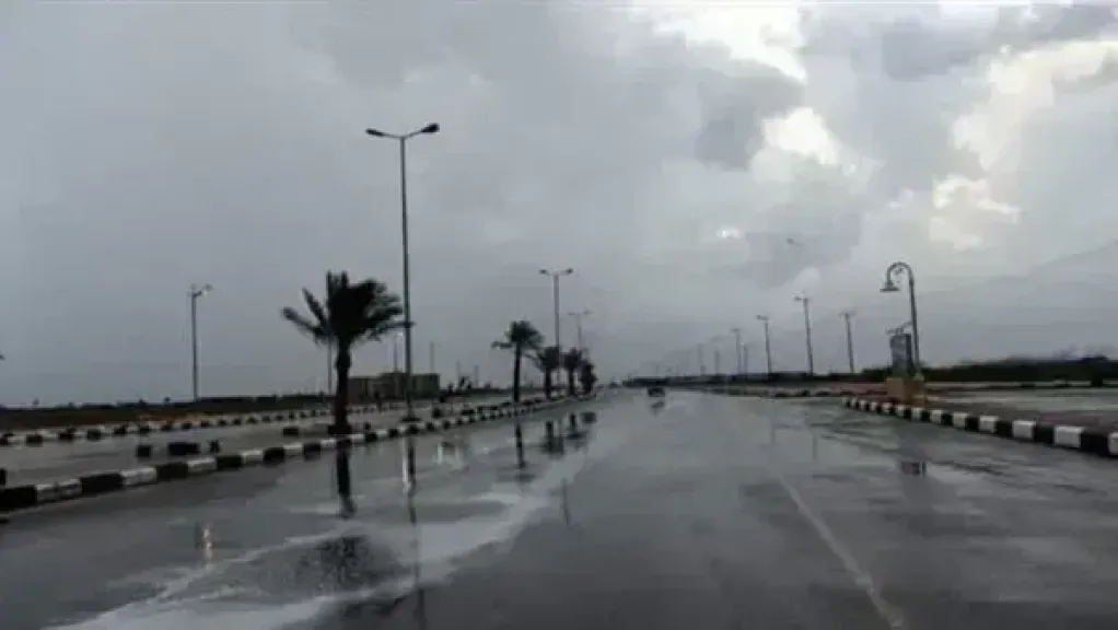 أمطار مصر الغزيرة: نصائح الكهرباء والسلامة من الصعق أثناء الطقس السيئ