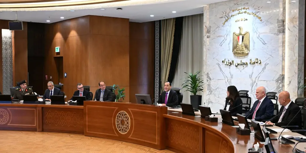 رئيس الوزراء يتابع مستجدات الموقف التنفيذي والمالي للمرحلة الأولى للمُبادرة الرئاسية حياة كريمة