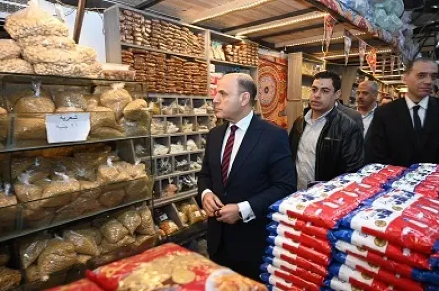 محافظ الغربية يتفقد منفذ جهاز مستقبل مصر.. ويوجه بضخ مستمر للسلع