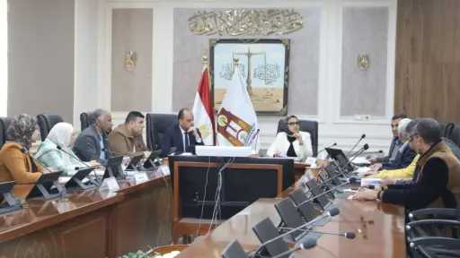 محافظ الوادي الجديد: استمرار وقف أي تخصيص للأراضي الزراعية بمناطق الحظر المائي