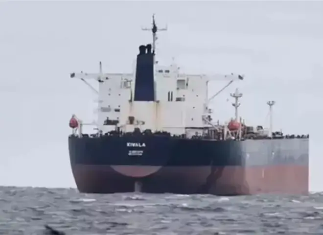 إيران تقفل صنبور النفط في الشرق الأوسط وتهدد الأسواق العالمية