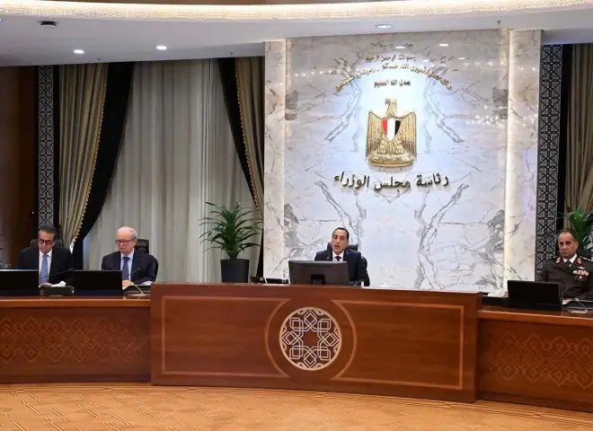 مدبولي يهنئ فخامة الرئيس والشعب المصري بمناسبة الذكرى الـ 53 لانتصارات العاشر من رمضان ”أكتوبر 1973”