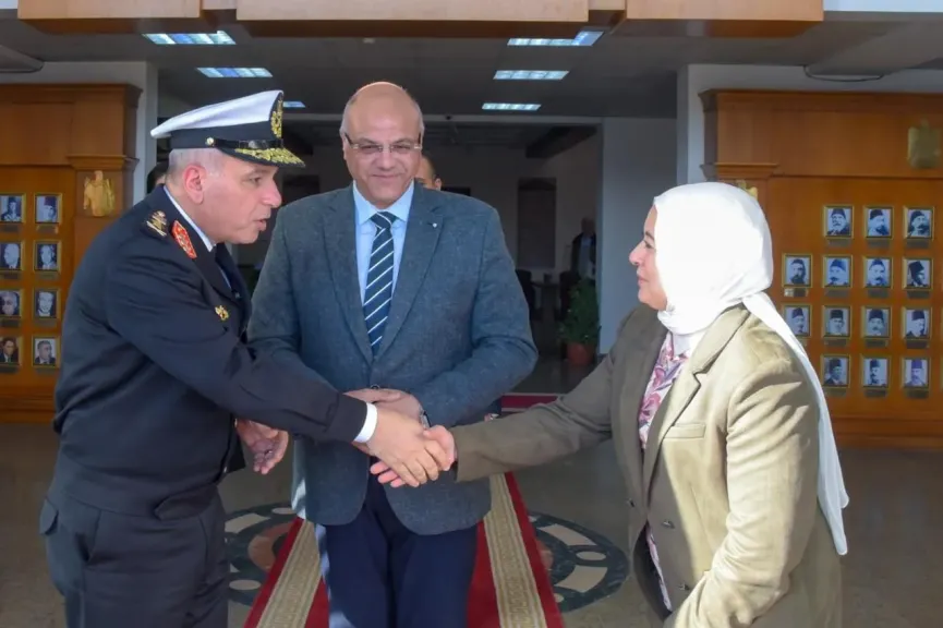 محافظ الإسكندرية يستقبل قائد القوات البحرية بديوان عام المحافظة