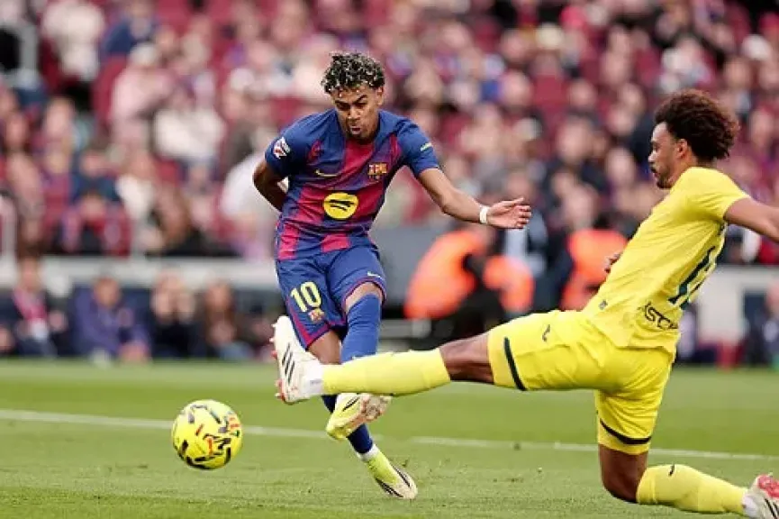 «هاتريك» تاريخي من يامال يقود برشلونة لفوز كبير على فياريال