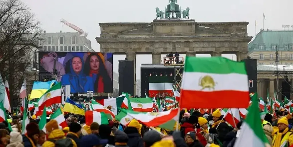 عدد كبير من الأشخاص يتظاهرون في عدة مدن ألمانية للاحتجاج على القيادة الإيرانية