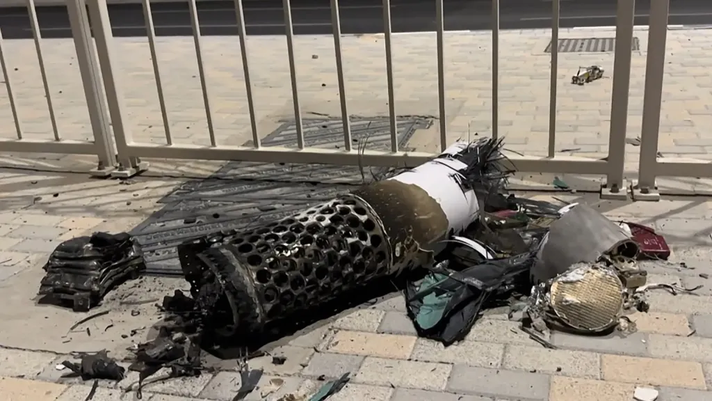 مسئول مطلع لرويترز: قطر استُهدفت حتى الآن بـ44 صاروخا و8 مسيرات خلال الهجمات الإيرانية