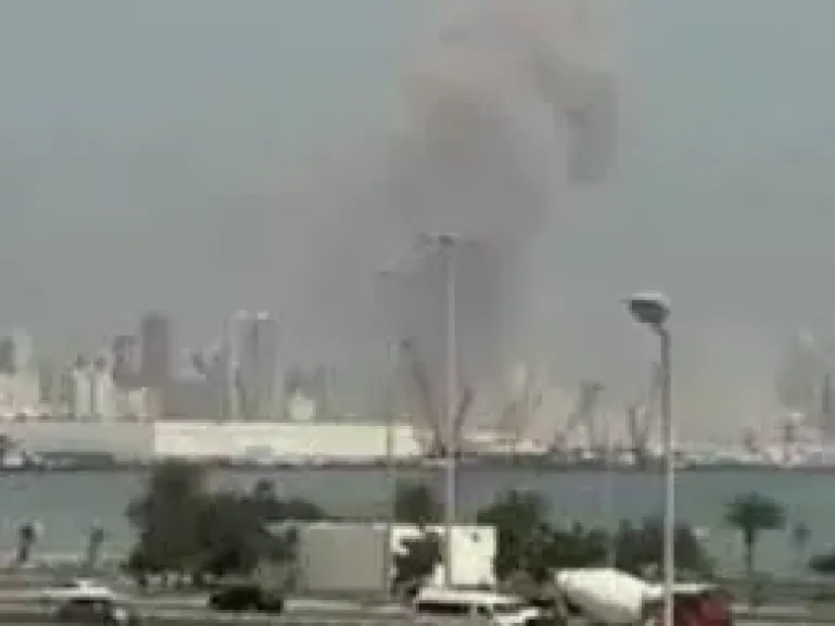 مصرع فلسطيني بسقوط صاروخ على مركبة في أبوظبي وسيطرة الدفاع المدني على حريق بمطار دبي