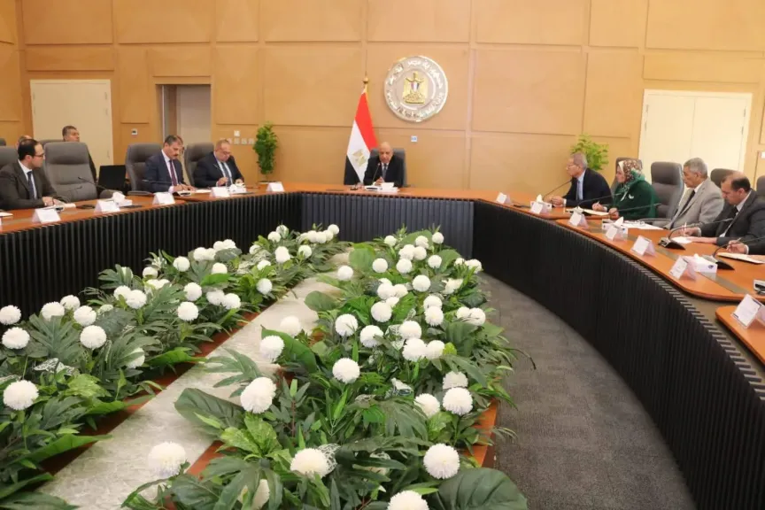 وزير الكهرباء يوجه برفع درجة الاستعداد لتأمين الشبكة الموحدة