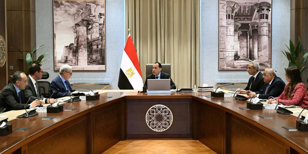 رئيس الوزراء يتابع تنفيذ عدد من الملفات الاقتصادية ذات الأولوية