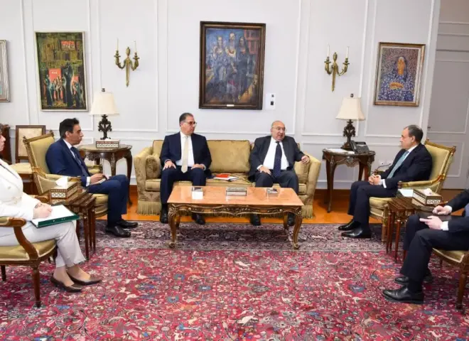 وزير الخارجية يلتقي رئيس اللجنة الوطنية لمكافحة ومنع الهجرة غير الشرعية