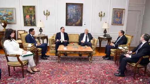 وزير الخارجية يلتقي رئيس اللجنة الوطنية لمكافحة ومنع الهجرة غير الشرعية