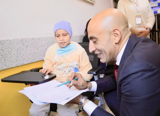 وزير التعليم يزور مستشفى ”٥٧٣٥٧” لعلاج سرطان الأطفال