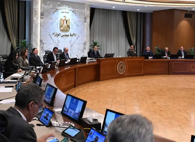 رئيس الوزراء يشدد على ضرورة توافر مختلف السلع بالأسعار المناسبة