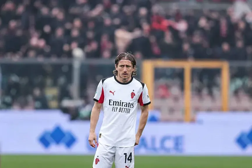 كاكا: مودريتش سيستمر مع ميلان لموسمين أو ثلاثة