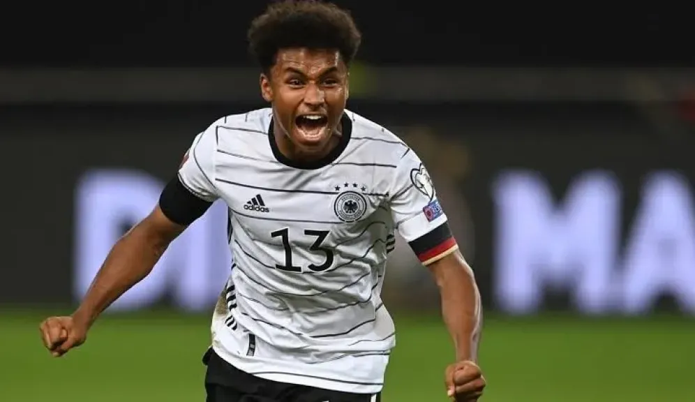 أديمي يرفض تجديد عقده مع بوروسيا دورتموند تمهيدًا للانتقال إلى البريميرليج