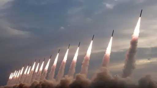 الكويت.. حبس 13 شخصا لاتهامهم بالإضرار بالاستعدادات الدفاعية على وقع الهجمات الإيرانية